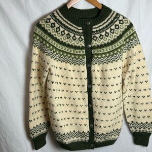 Women's Green and Cream Patterned Sweater